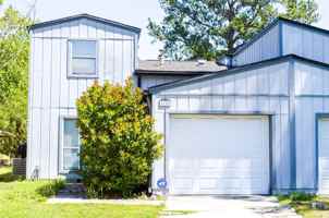 featured image of 4105 Ne 17th Ter