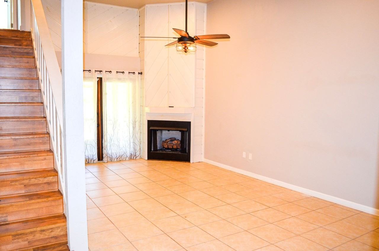 4105 Ne 17th Ter - Photo 3 of 19