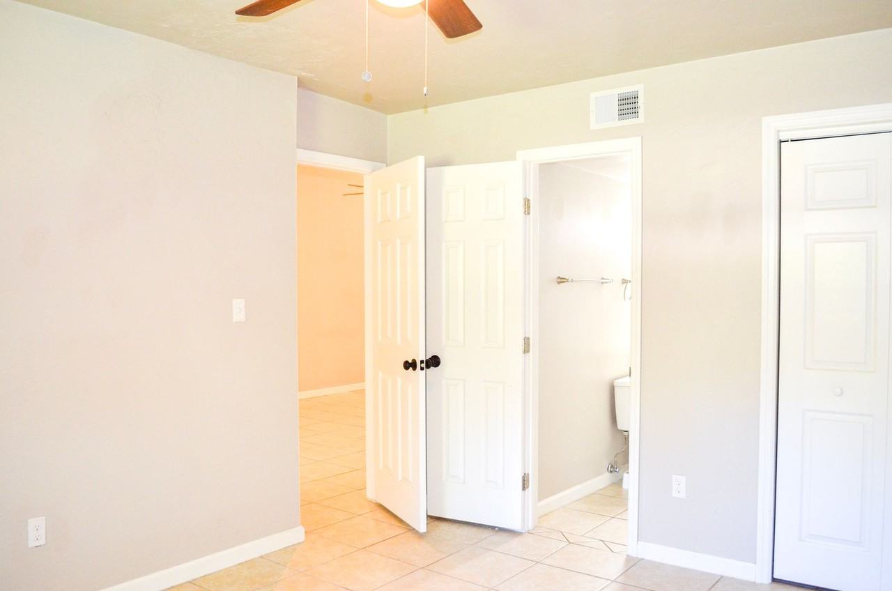 4105 Ne 17th Ter - Photo 7 of 19