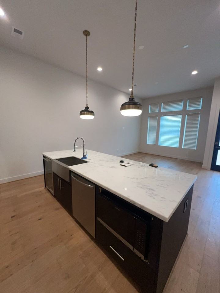 2414 Gray St - Photo 7 of 19