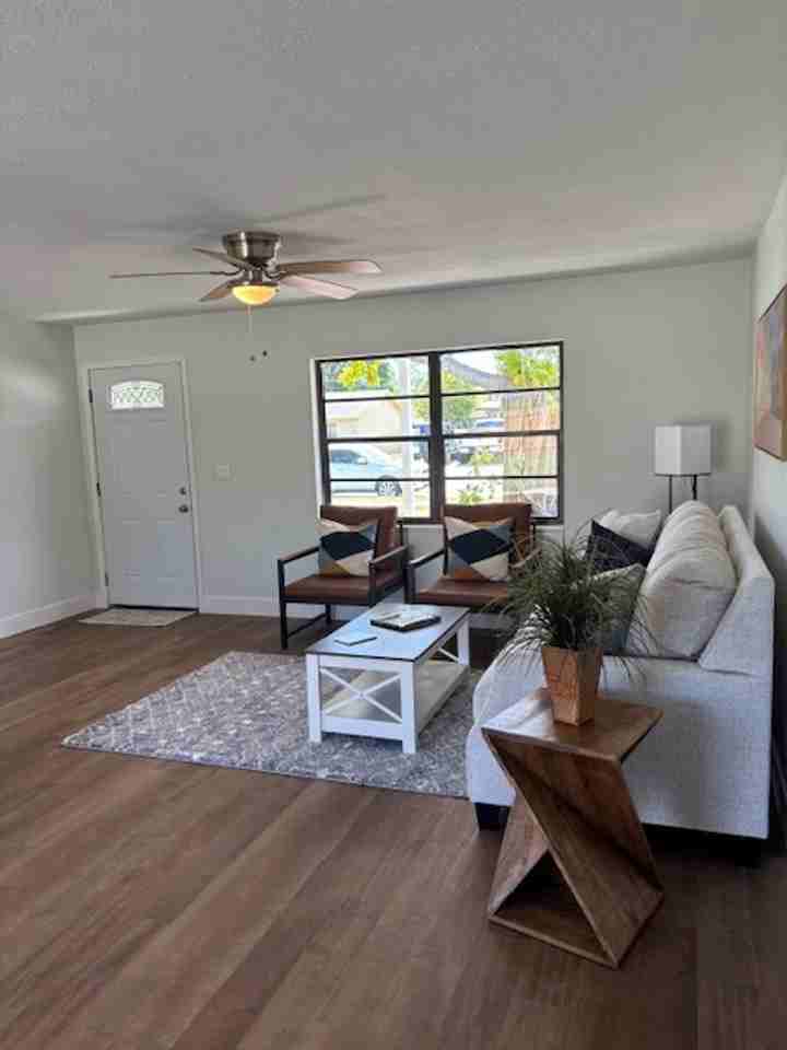 798 Aspen Dr - Photo 4 of 18