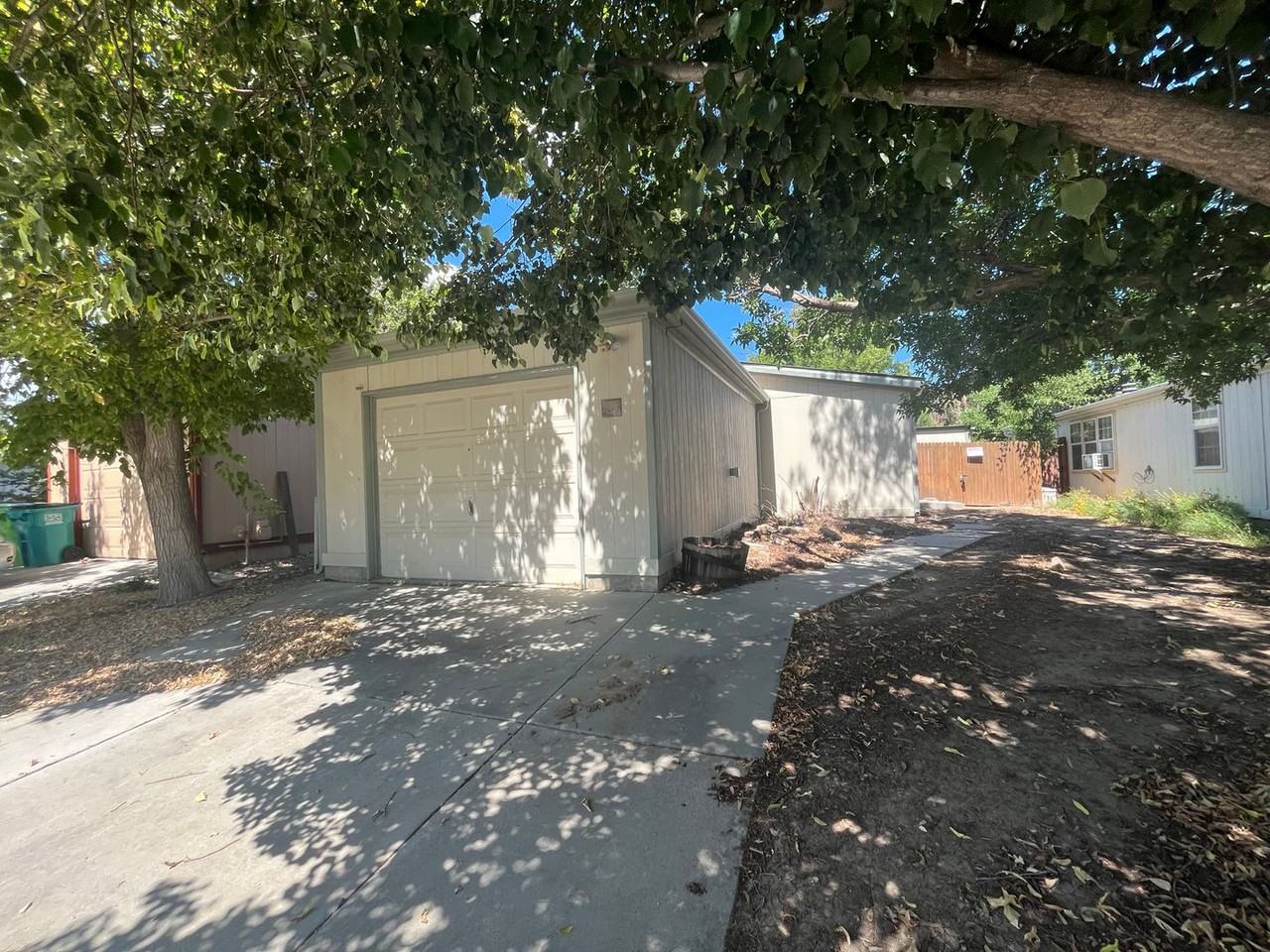 1130 Lopez Ct - Photo 2 of 16