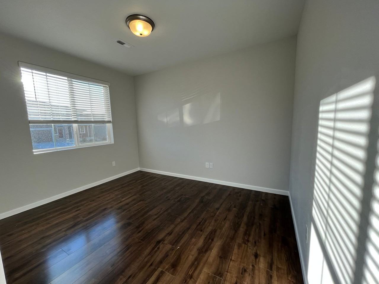 1662 Foggy Brook Dr - Photo 5 of 31