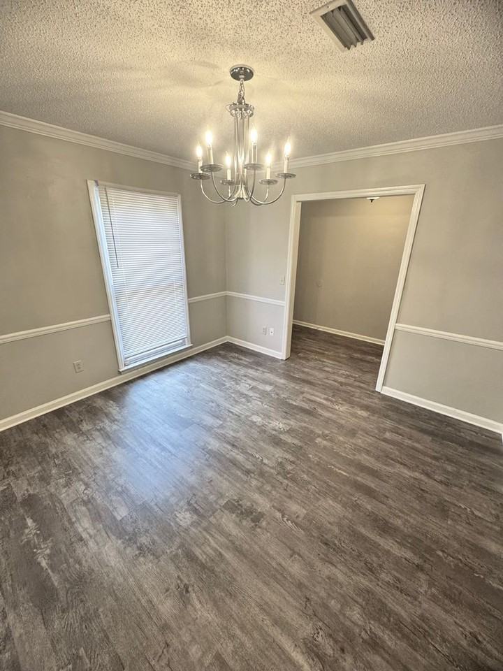 205 Oak Bluff Dr - Photo 2 of 37