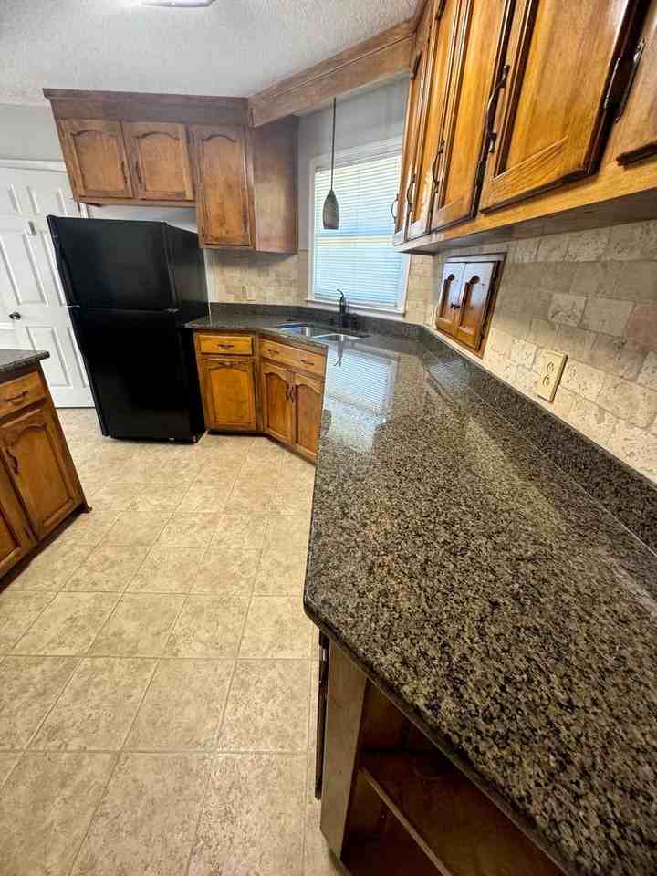 205 Oak Bluff Dr - Photo 5 of 37