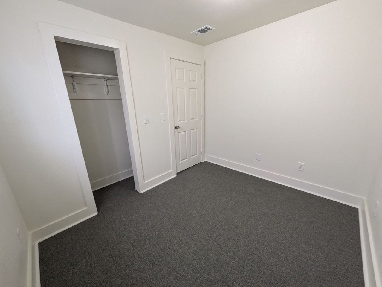 230 Moreland St - Photo 3 of 8