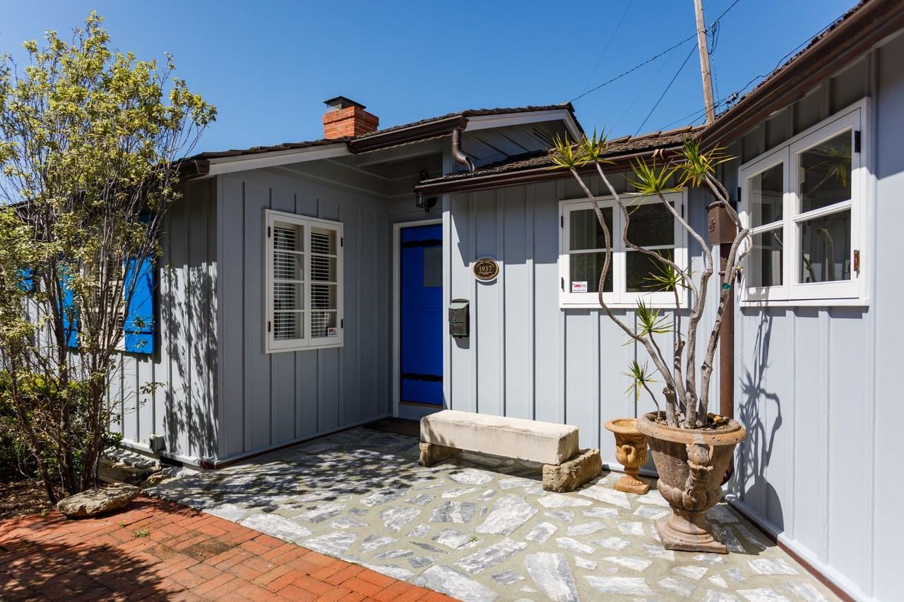 1215 Brangwyn Way - Photo 2 of 20