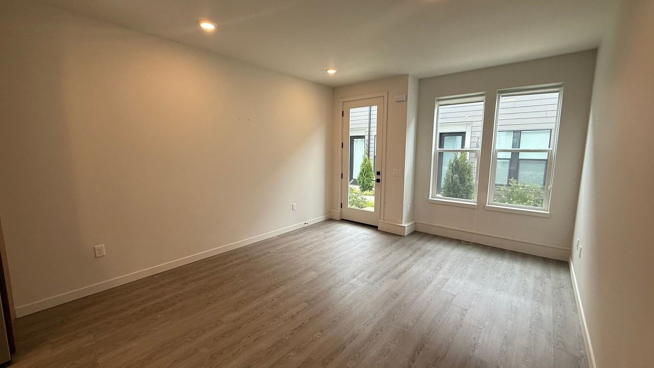 7578 N Emerald Ave - Photo 3 of 18