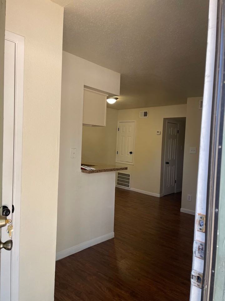 Champion Court Apartments - Photo 7 of 17
