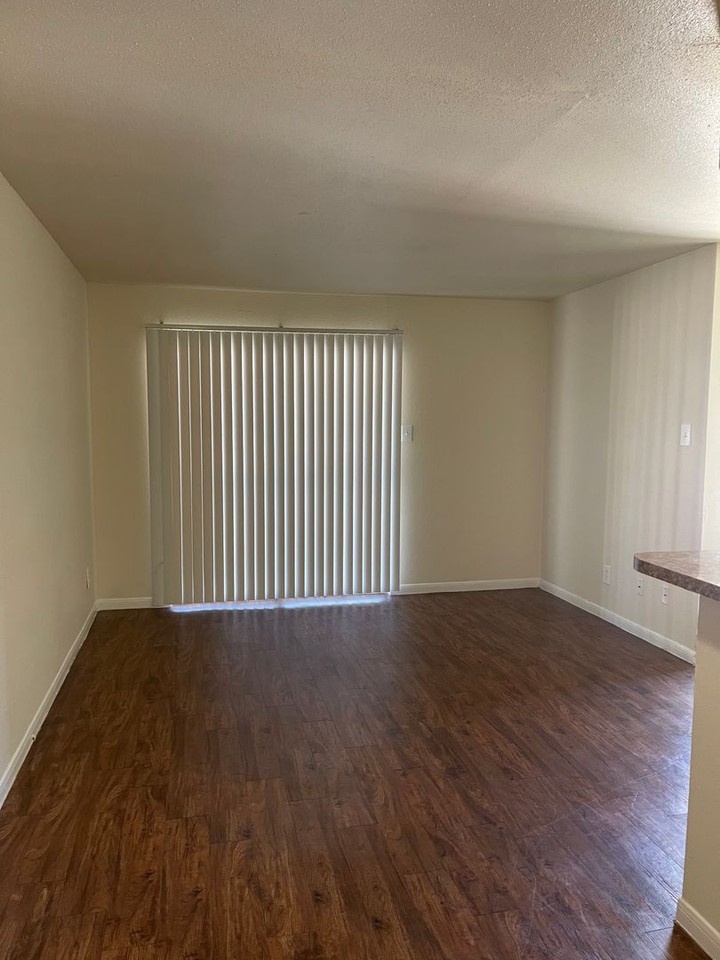 Champion Court Apartments - Photo 2 of 11