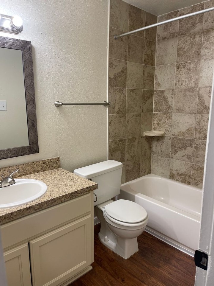 Champion Court Apartments - Photo 7 of 11