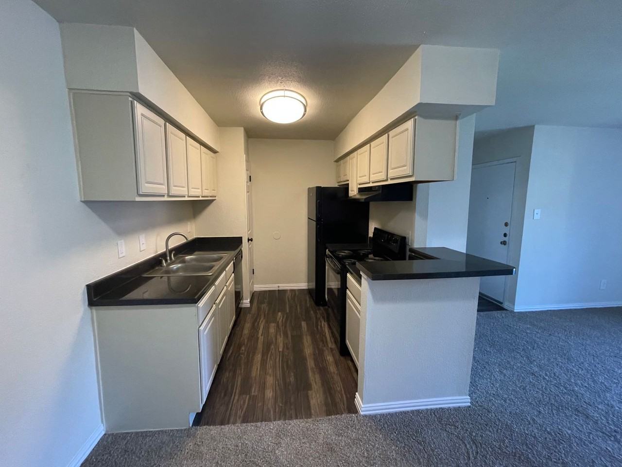 Champion Court Apartments - Photo 4 of 17
