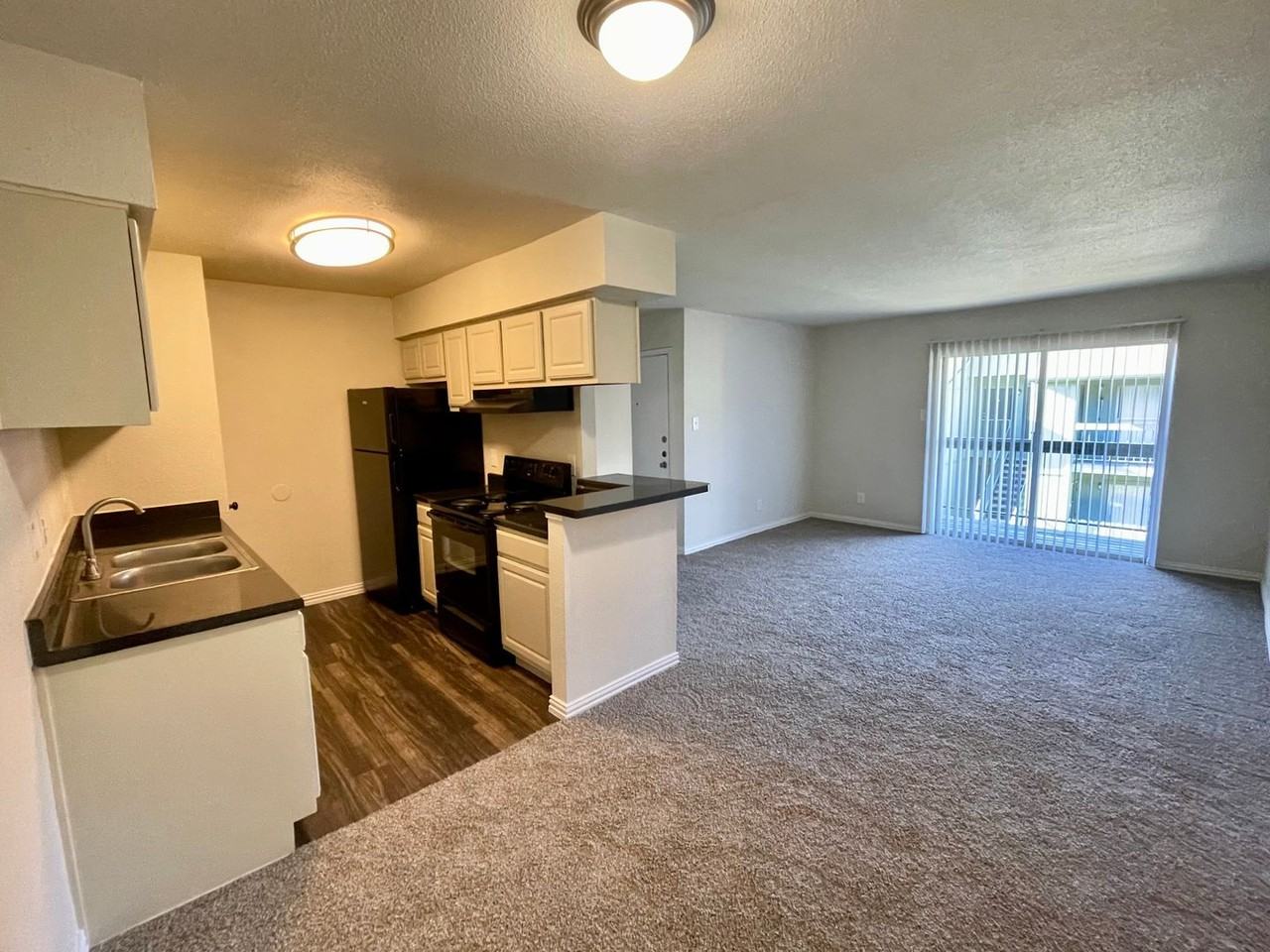 Champion Court Apartments - Photo 5 of 17