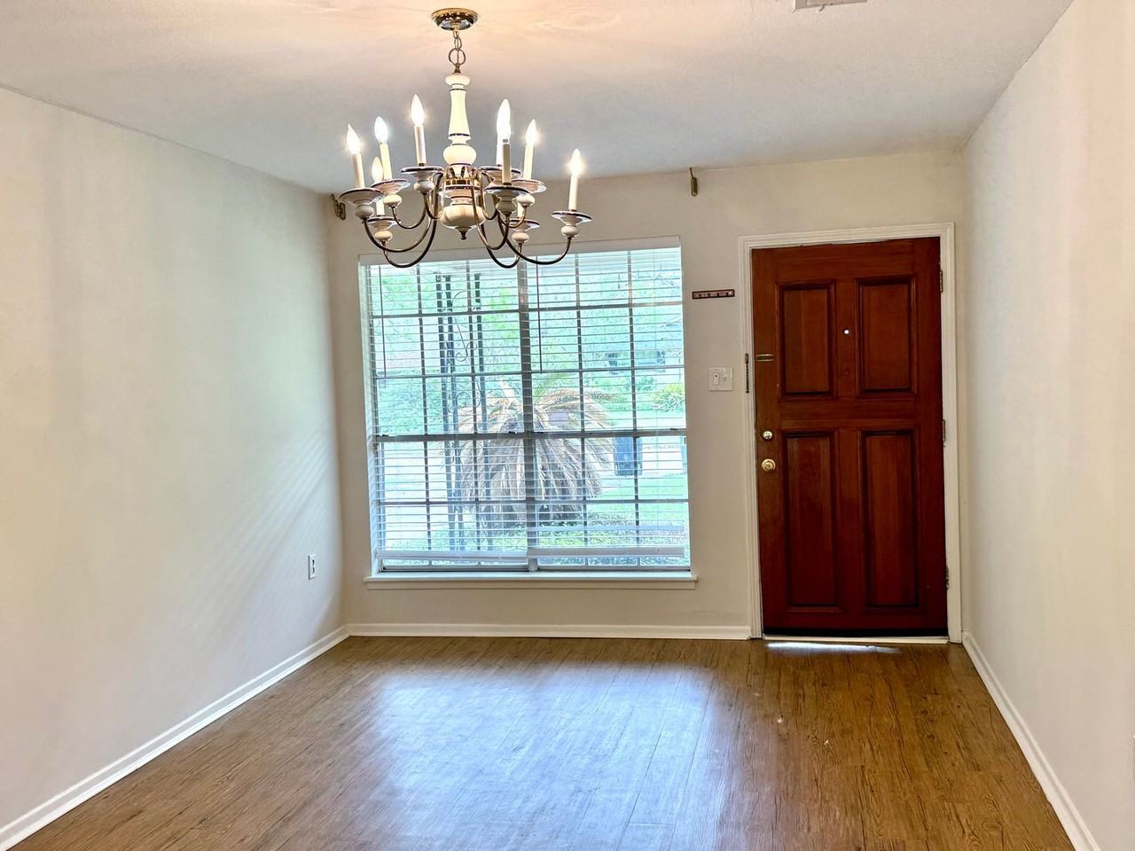 4551 Drusilla Dr - Photo 3 of 15