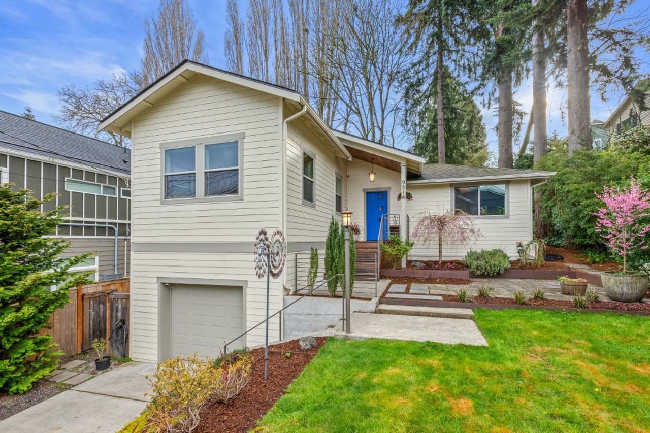 9514 3rd Ave Ne - Photo 3 of 32