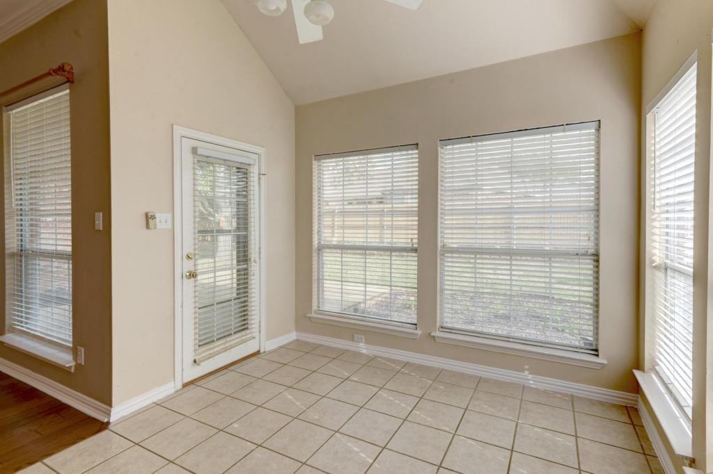 4604 Gladiola Ln - Photo 5 of 25