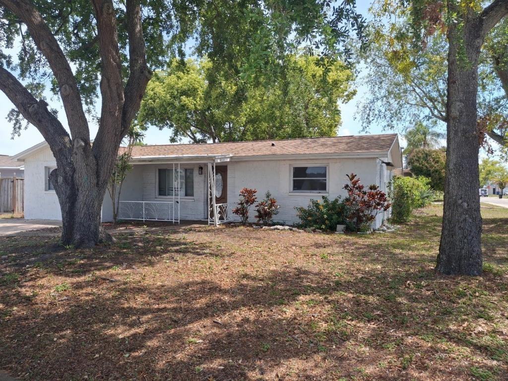 1344 Wickham Ln - Photo 3 of 13
