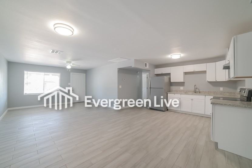2938 W San Juan Ave - Photo 4 of 20