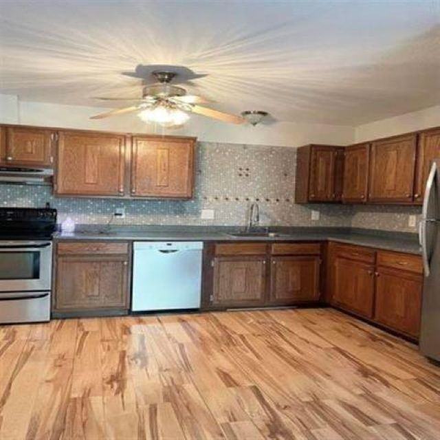7 Autumn Leaf Dr ##11 - Photo 4 of 15