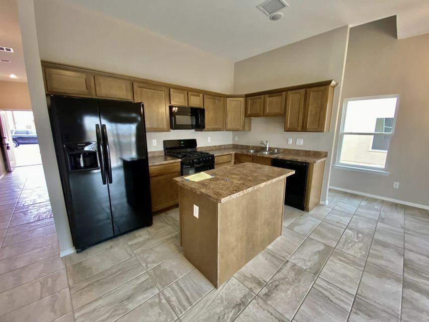 715 Hc Gilbert Minjares Dr #B - Photo 3 of 28