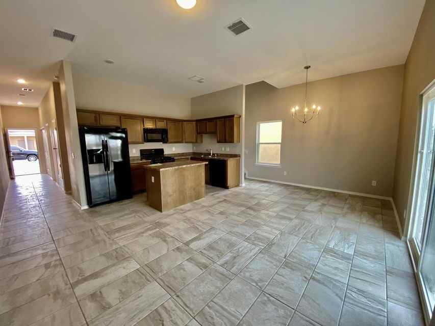 715 Hc Gilbert Minjares Dr #B - Photo 3 of 28