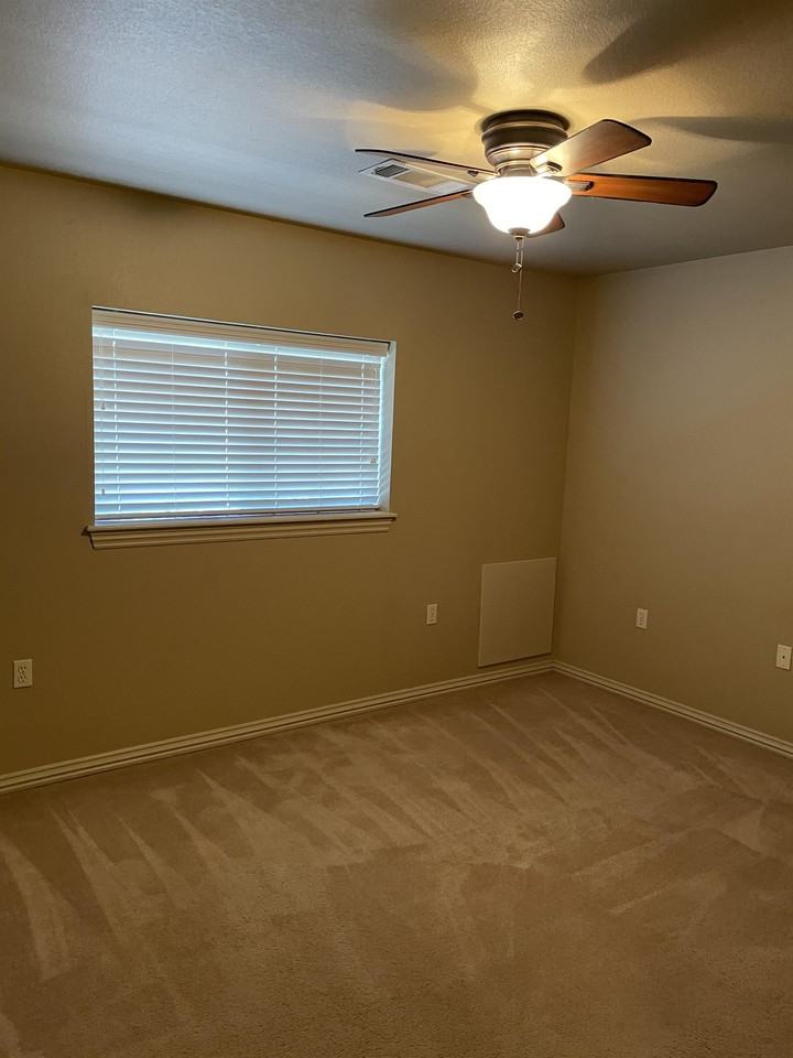 3502 W Chevaux Dr #1 - Photo 3 of 10