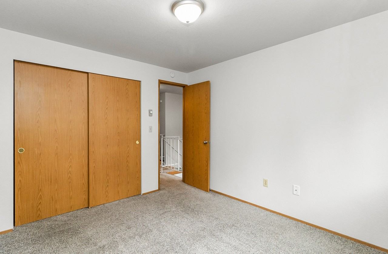 11508 51st Ave Ne #C - Photo 3 of 33