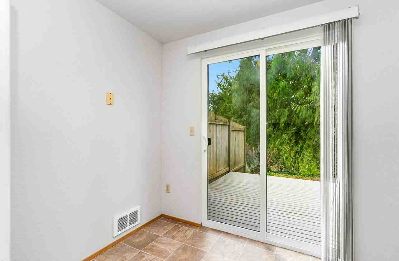 11508 51st Ave Ne #C - Photo 7 of 33