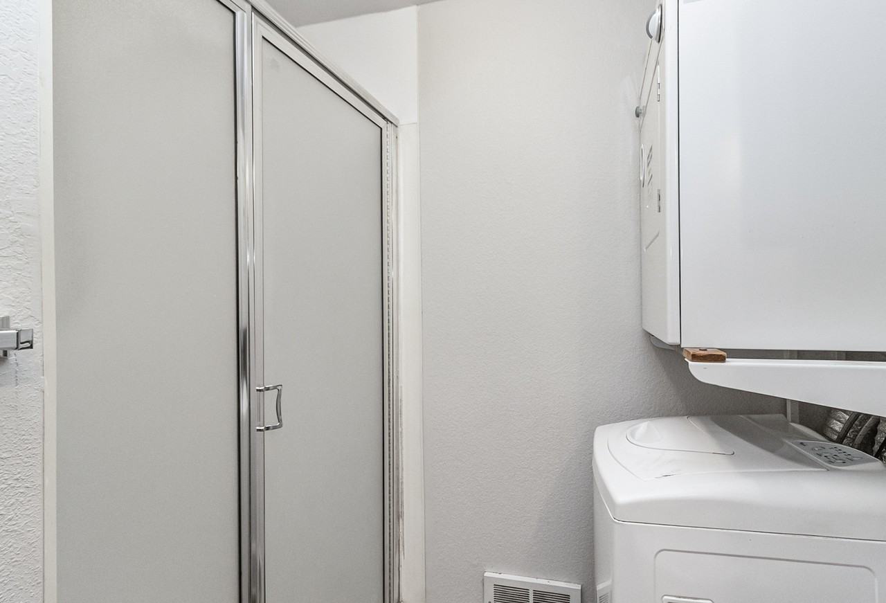 11508 51st Ave Ne #C - Photo 3 of 33