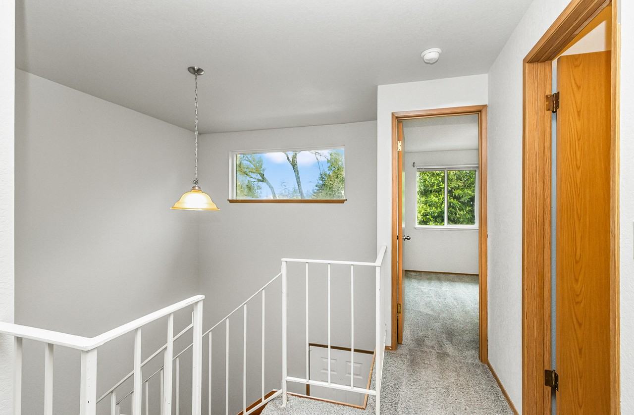 11508 51st Ave Ne #C - Photo 7 of 33