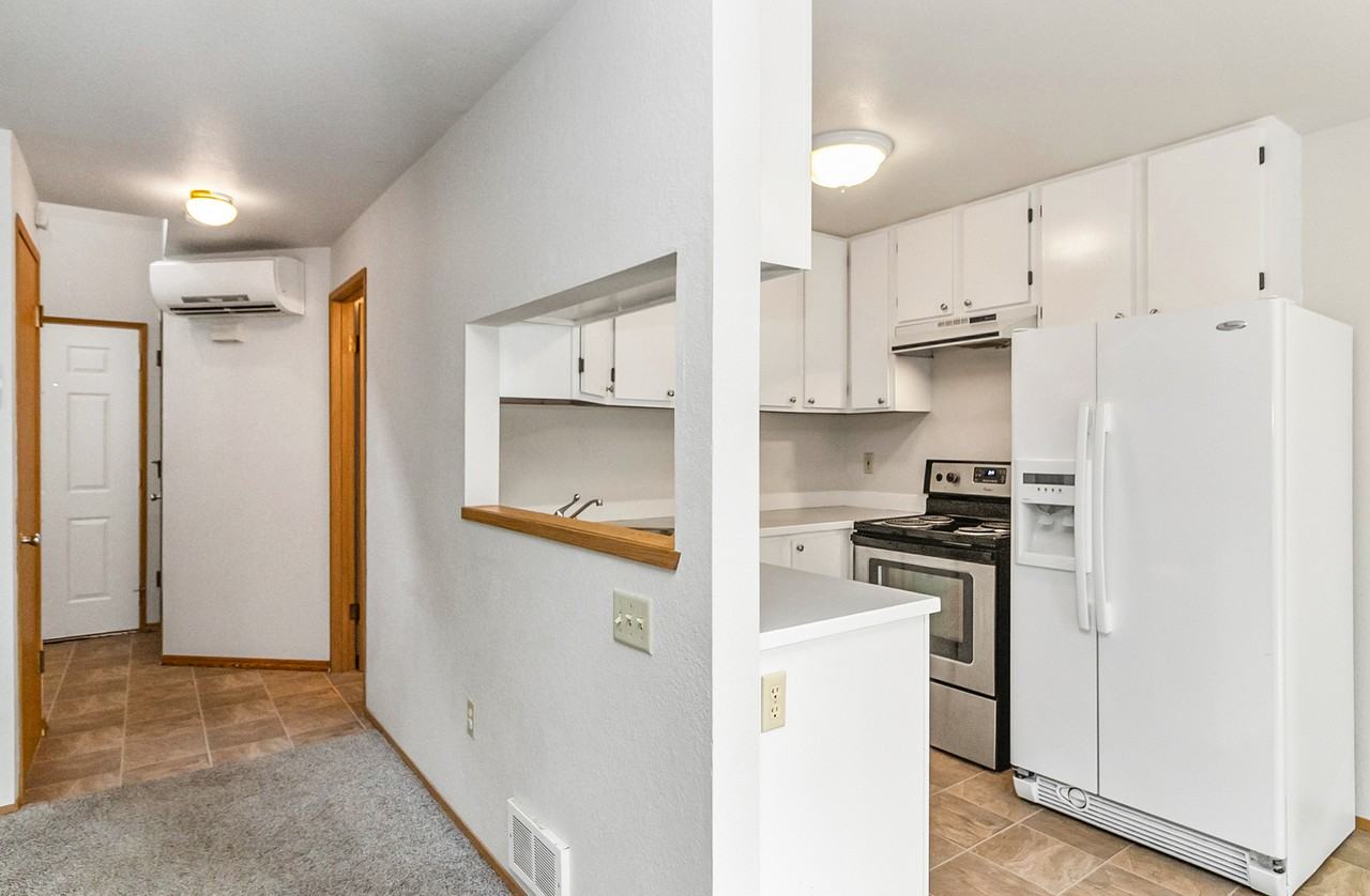 11508 51st Ave Ne #C - Photo 4 of 33