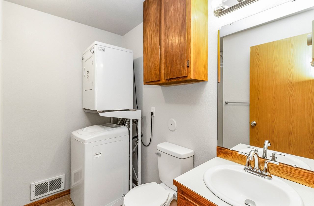 11508 51st Ave Ne #C - Photo 6 of 33