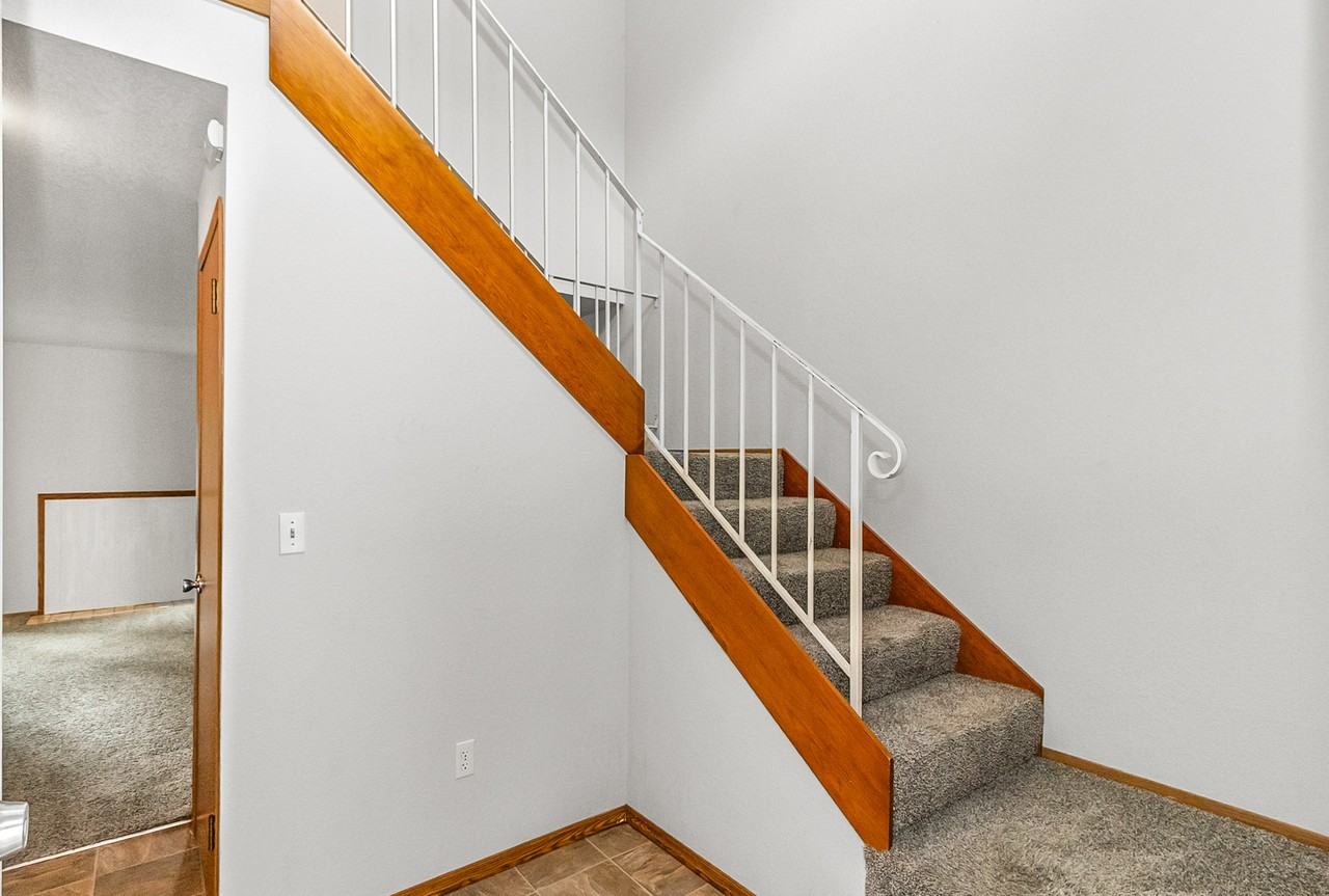 11508 51st Ave Ne #C - Photo 5 of 33