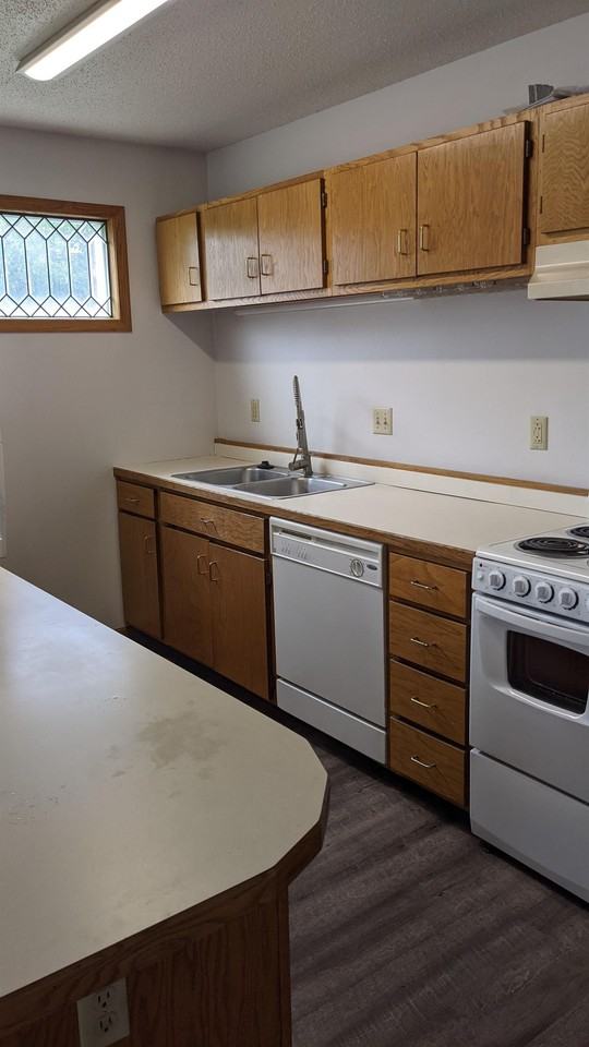 304 10th St N #1 - Photo 3 of 14