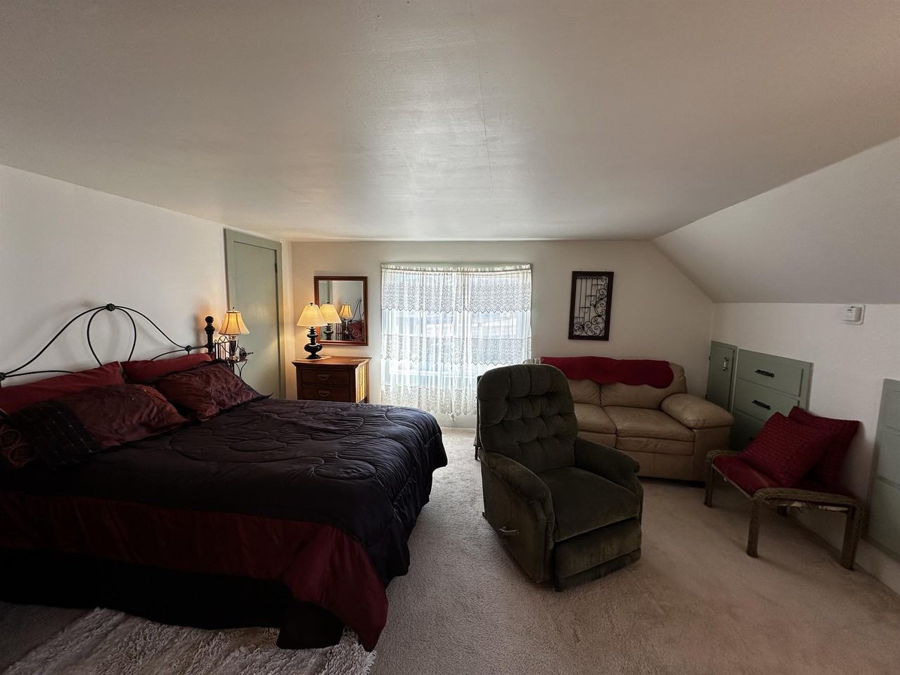 716 West Blarney Stone Road Upstairs Studio - Photo 3 of 10