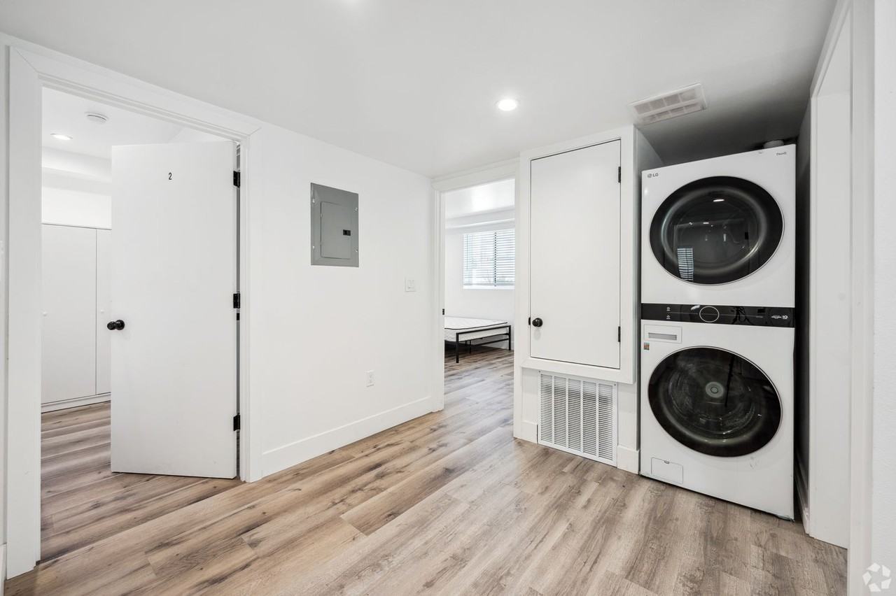 MH 1186 W 37th Pl - Photo 5 of 6