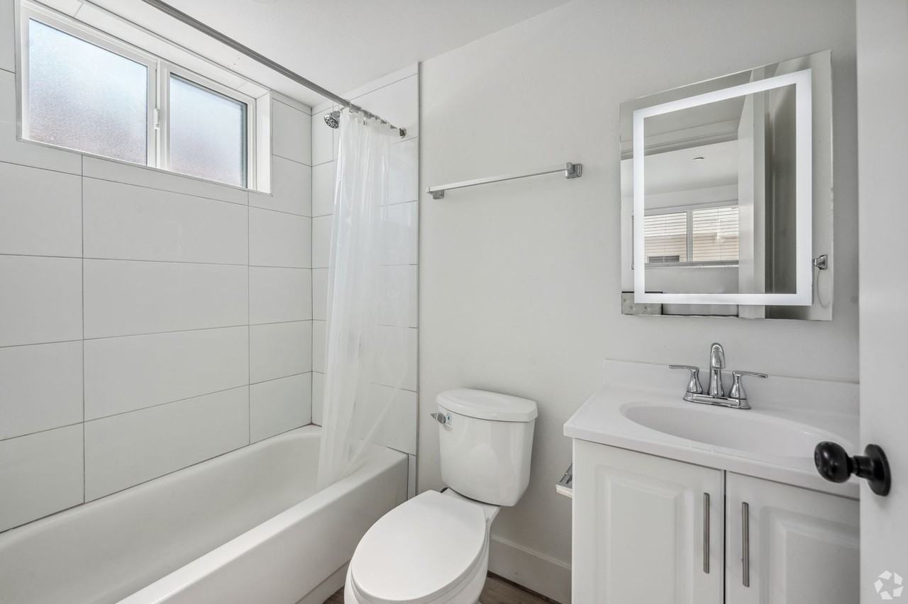 MH 1186 W 37th Pl - Photo 6 of 6