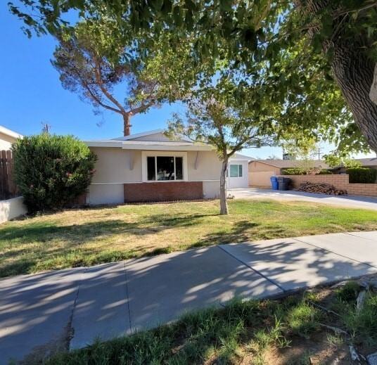 1729 Sunset St - Photo 3 of 15