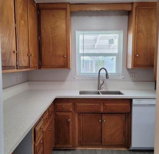 1729 Sunset St - Photo 7 of 15