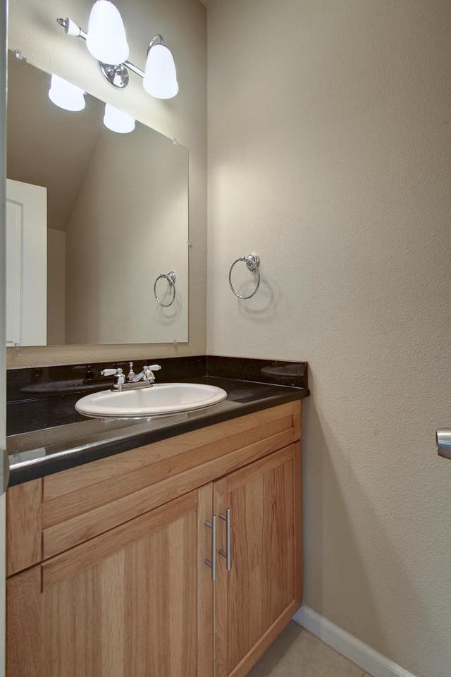 811 W. 30th Street - Photo 7 of 50