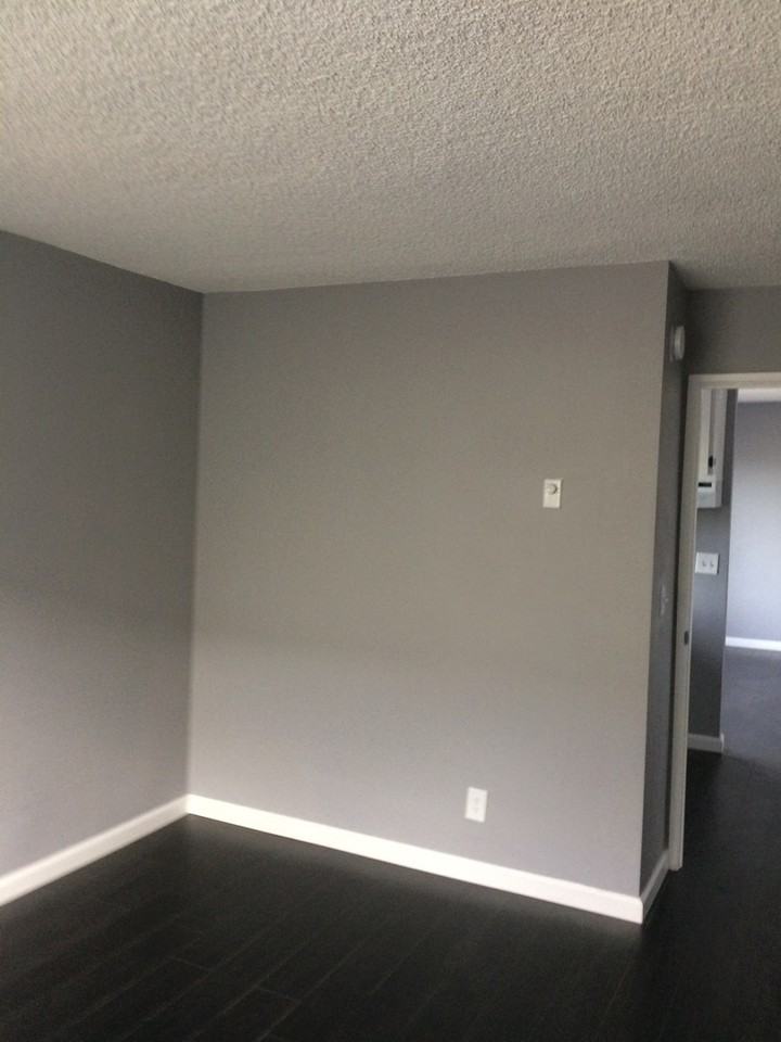 RiverSoto Apartments LLC - Photo 7 of 13