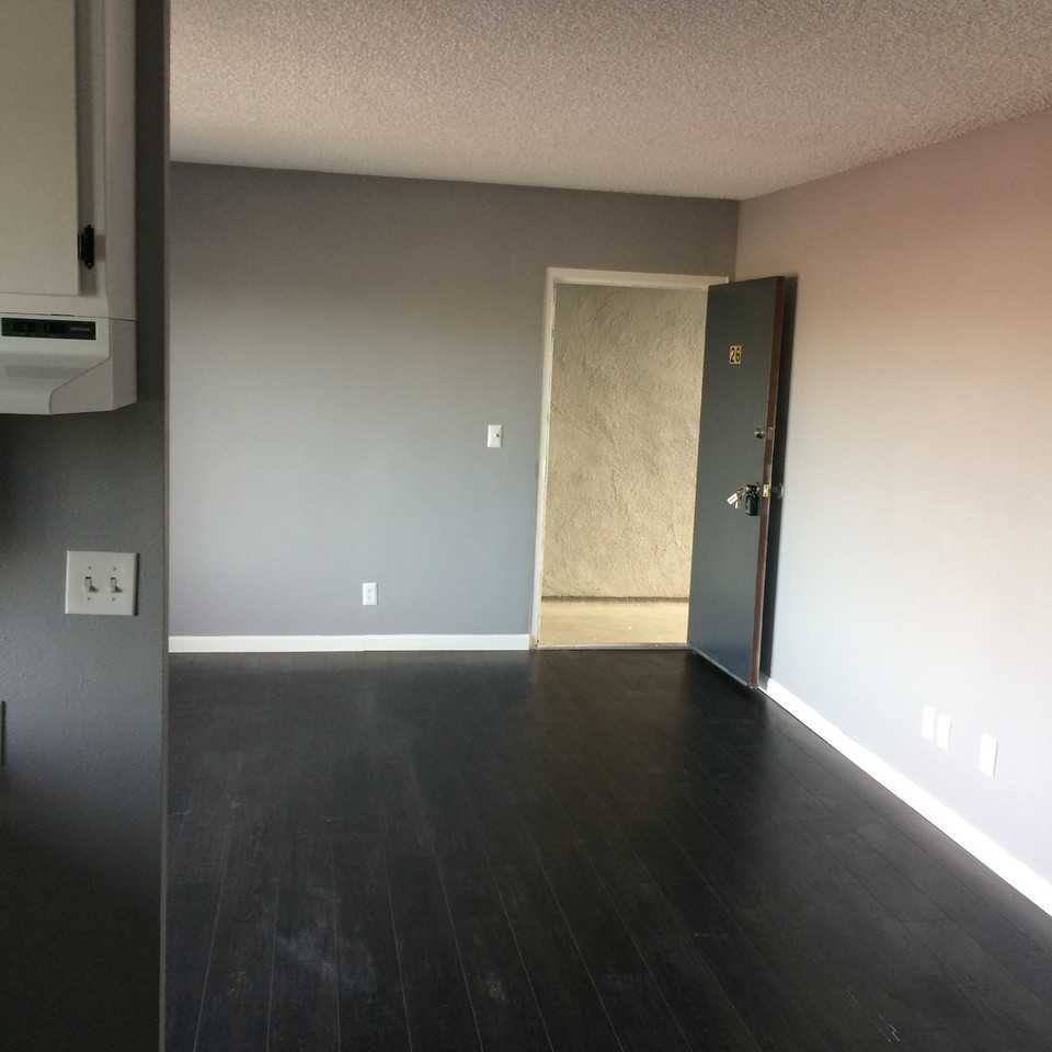 RiverSoto Apartments LLC - Photo 4 of 13