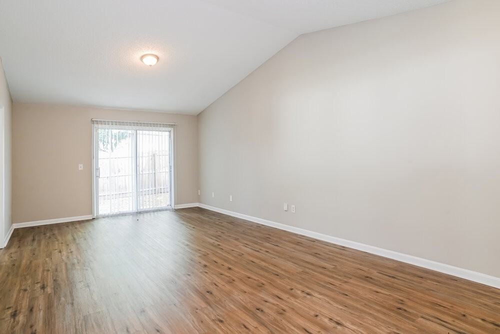 7811 Aquarius Cir S - Photo 4 of 16