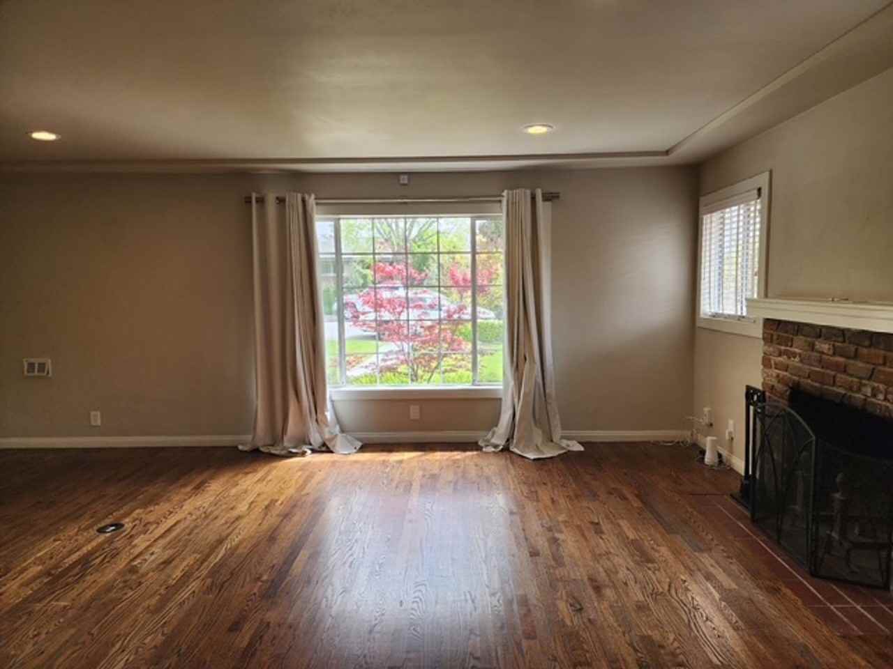 3100 Linden Ave - Photo 3 of 30