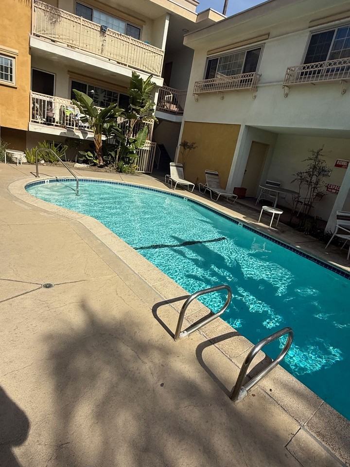 m8306 - Photo 6 of 6