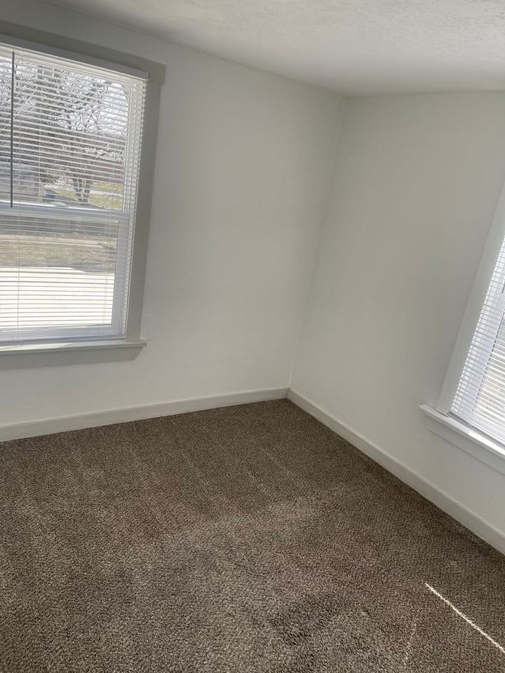 1333 22nd St - Photo 6 of 9