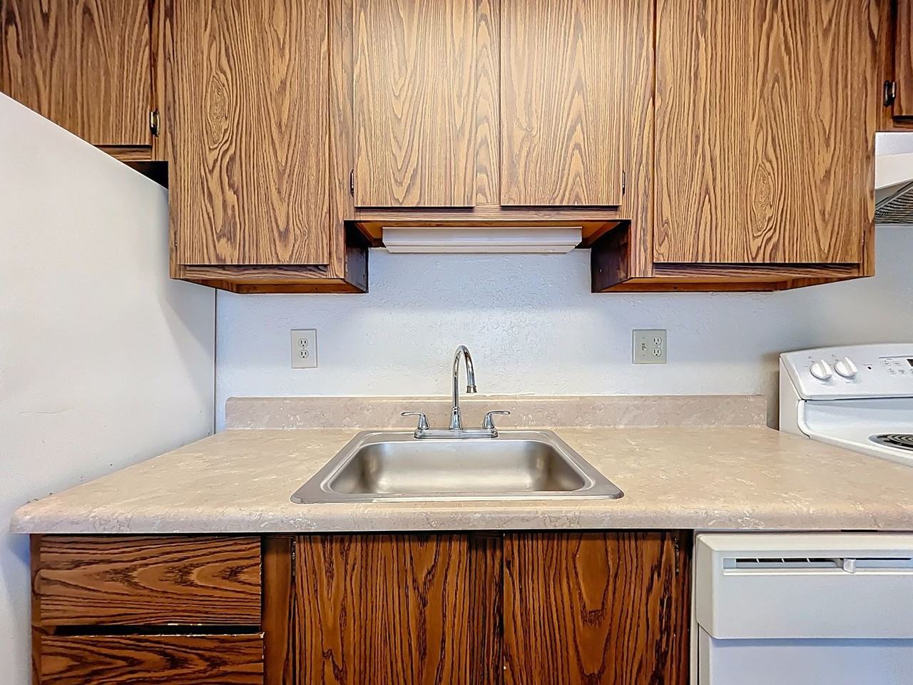 Affordable & Convenient Eustis Apartments - Photo 7 of 22