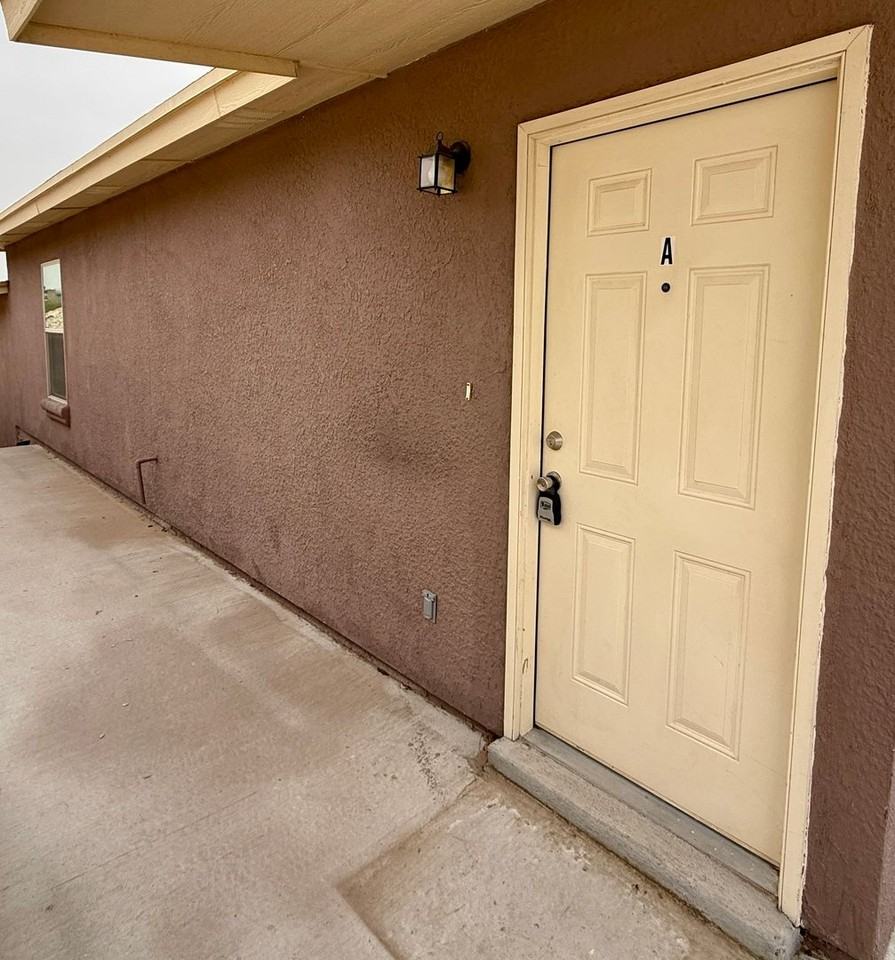 192 Rio Rd - Photo 2 of 11