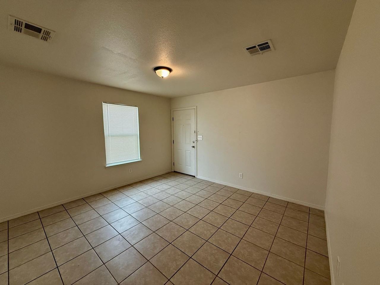 192 Rio Rd - Photo 3 of 11