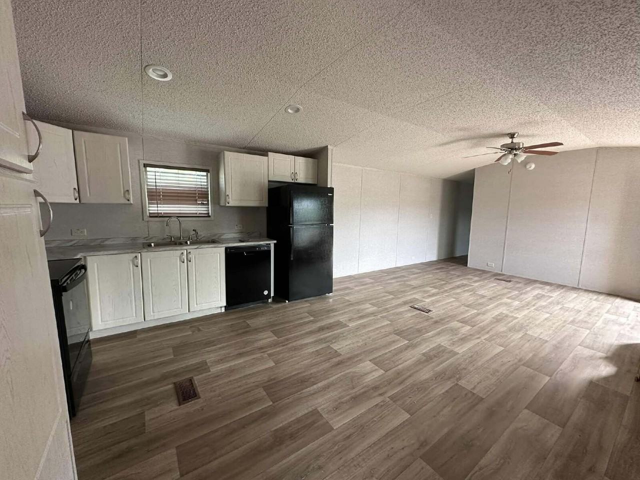 160 Sugar Maple Ln - Photo 2 of 16